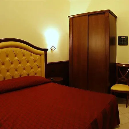 Frühstückspension Domus Augusta 4*