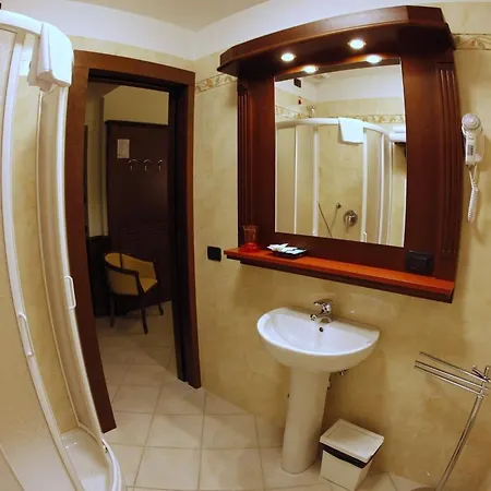 Domus Augusta לינה וארוחת בוקר